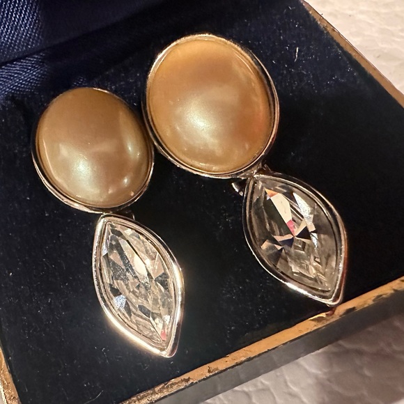 Yves Saint Laurent YSL Pearl Drop Studded Earrings - Picture 2 of 12